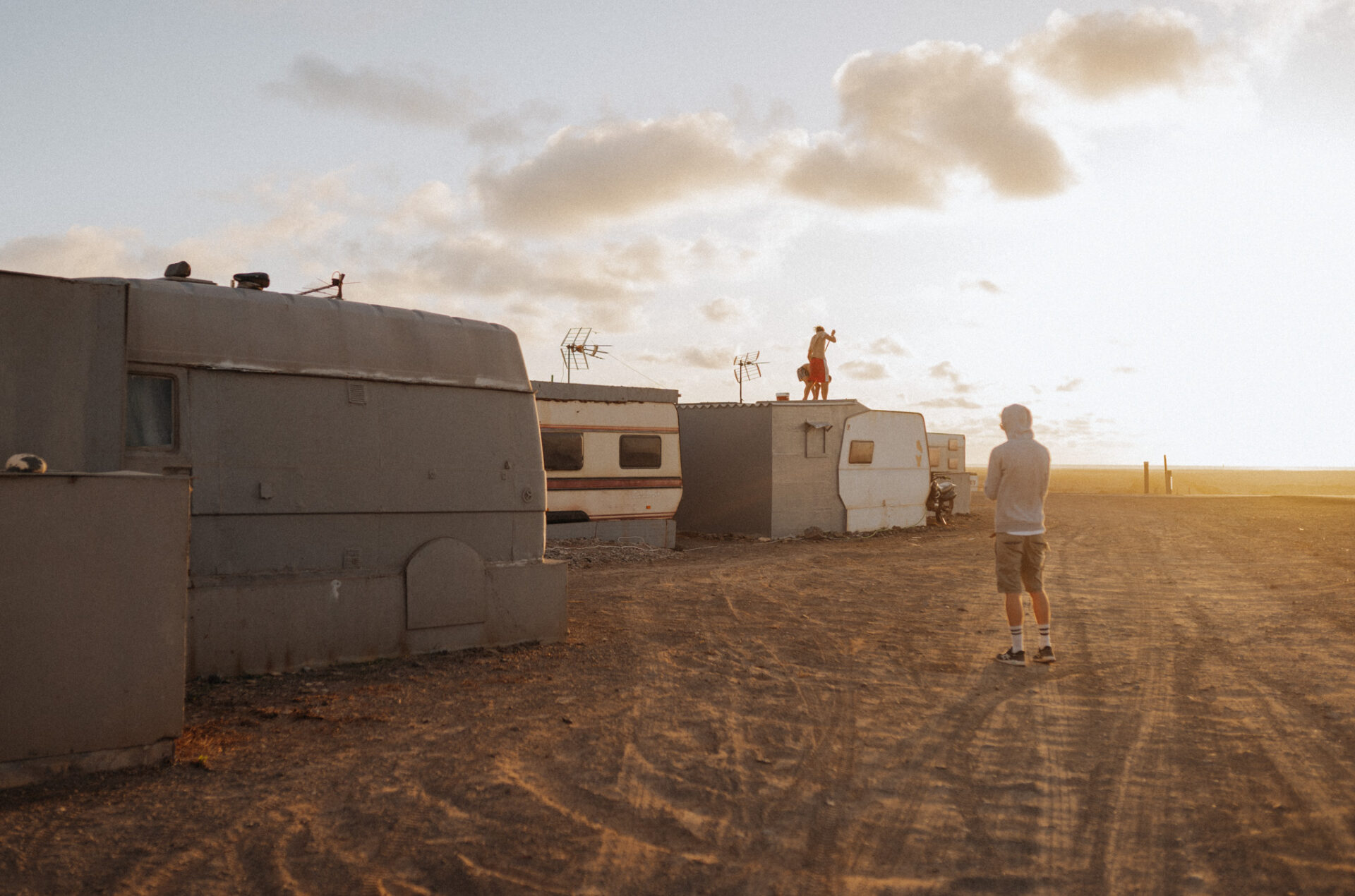 Campingplatz El Puertito bei Sonnenuntergang Sehenswürdigkeit auf Fuerteventura im Süden
