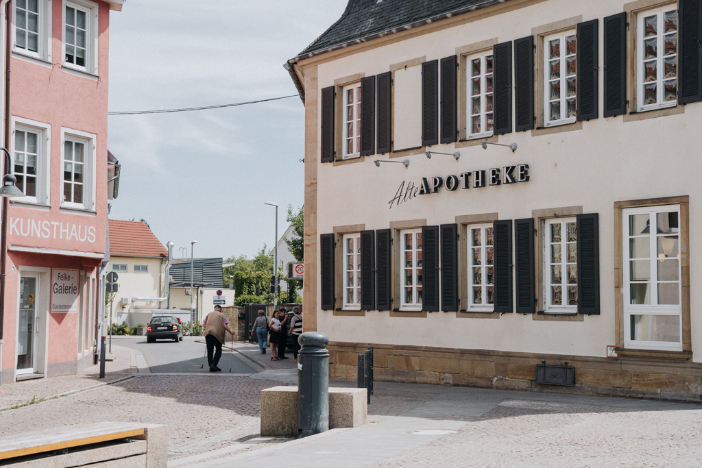 Blick vom Marktplatz auf die alte Apotheke in Bad Sobernheim