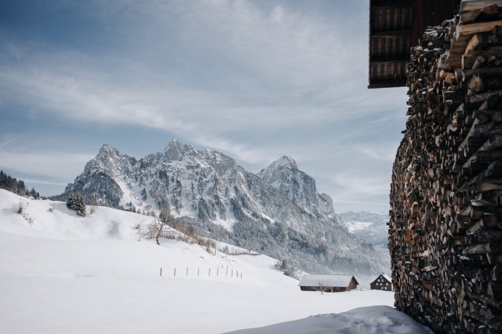 Blick auf den grossen und kleinen Mythen in der Zentralschweiz auf dem Engelstock Rundweg in Schwyz