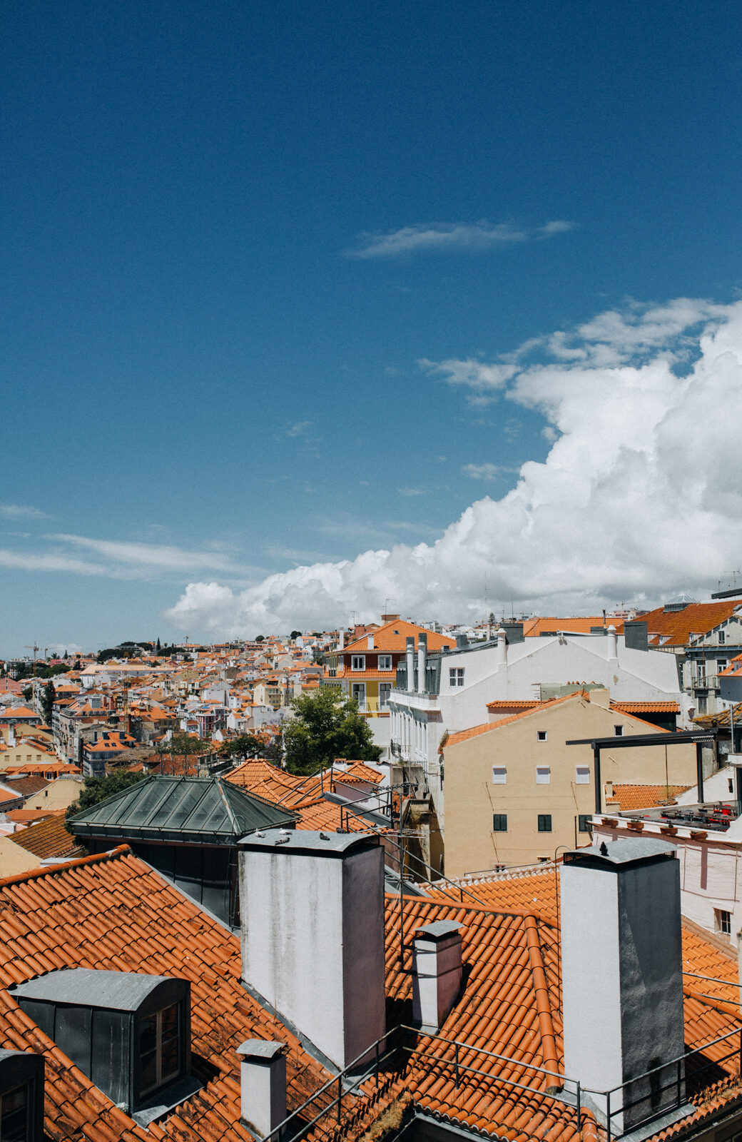 Aussichtspunkte sind tolle Fotospots in Lissabon für Touristen aber auch Einheimische
