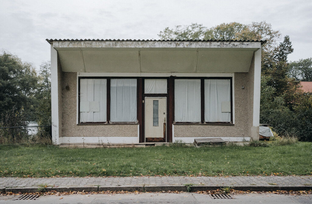 Streetfotografie Aufnahmen können auch verlassene Gebäude und Relikte aus vergangenen Tagen sein