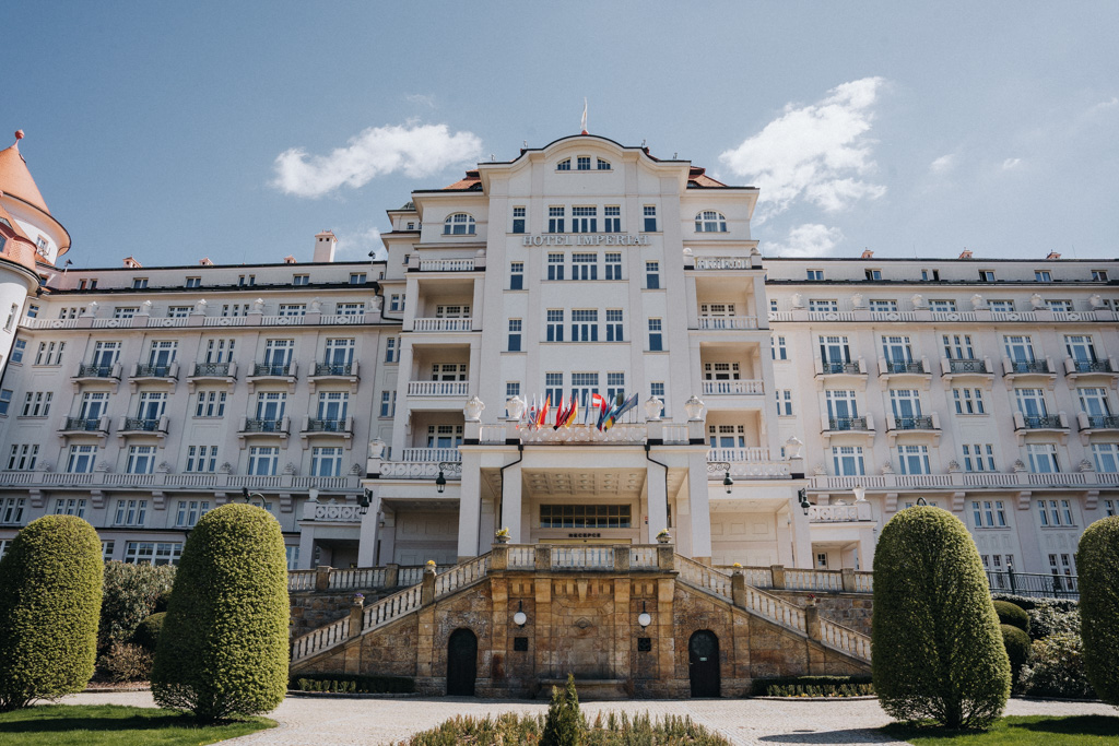 Übernachtungstipp im Bäderdreieck Tschechien , das Hotel Imperial in Karlsbad von aussen