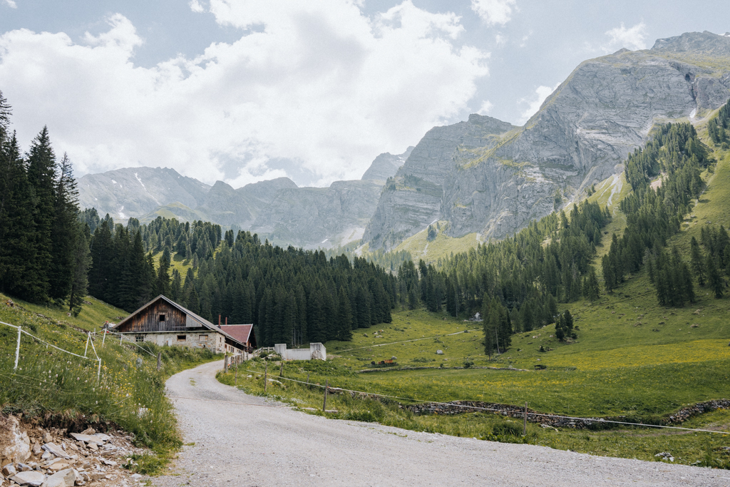 die Alpen sind ganz sicher eine Zillertal Sehenswürdigkeit, die man sich anschauen sollte während einer E-Bike Tour ab Finkenberg