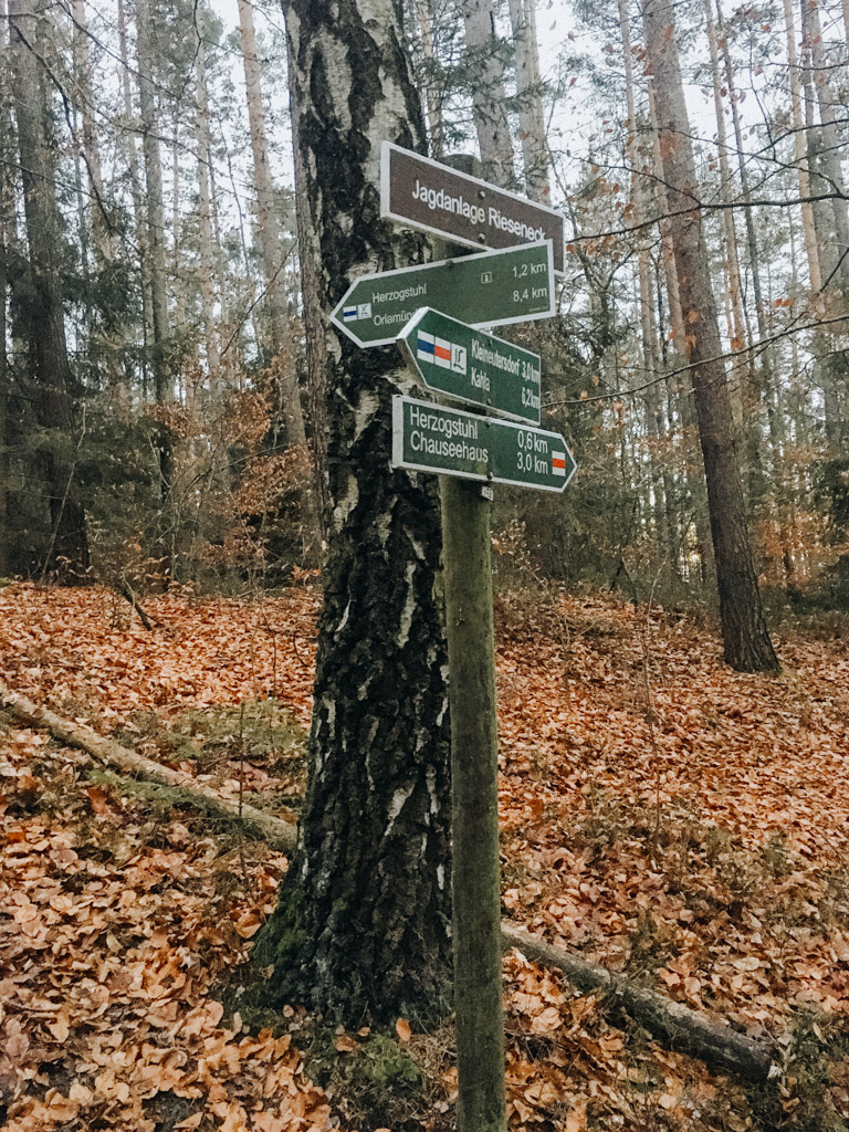 Ausflugsziele in Thüringen sind Jagdanlage Rieseneck und der Herzogstuhl