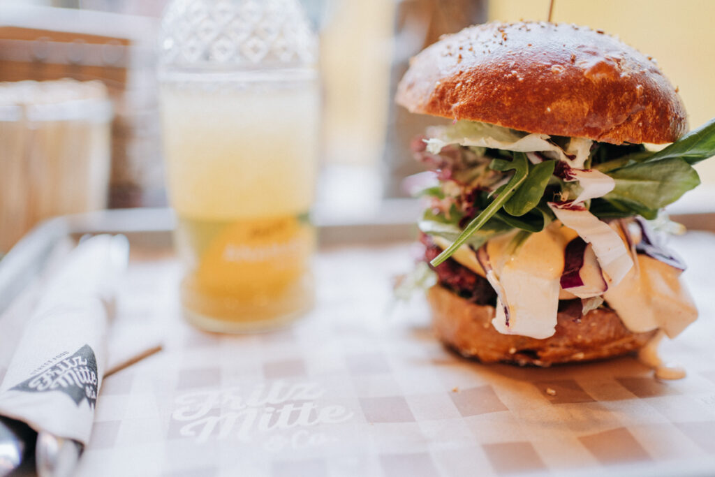 Burger aus dem Fritz Mitte in der Neugasse Jena