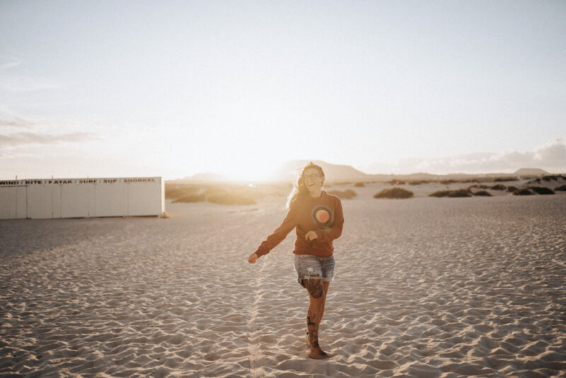 Geheimtipp für Fuerteventura Fotoshooting bei Sonnenuntergang in den Dünen von Corralejo