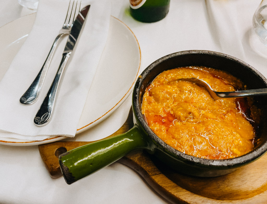 Typisch albanisch Abendessen gehen Tipp für Tirana im Restaurant Piceri Era