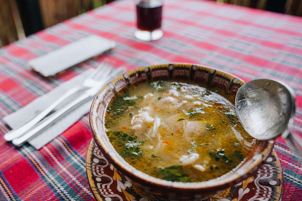 Hausgemachtes bulgarisches Essen – Bulgarien Roadtrip mit Genussmoment
