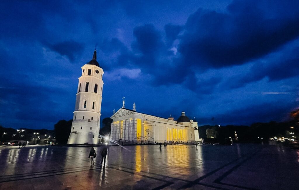 Kathedrale St. Stanislaus in Vilnius am Abend