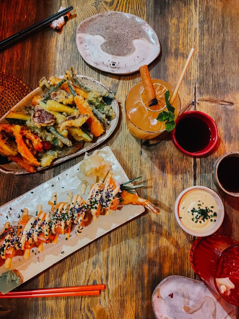 Ryžių Jūra ein beliebtes Restaurant in Vilnius mit asiatischen Vorspeisen und leckeren Drinks