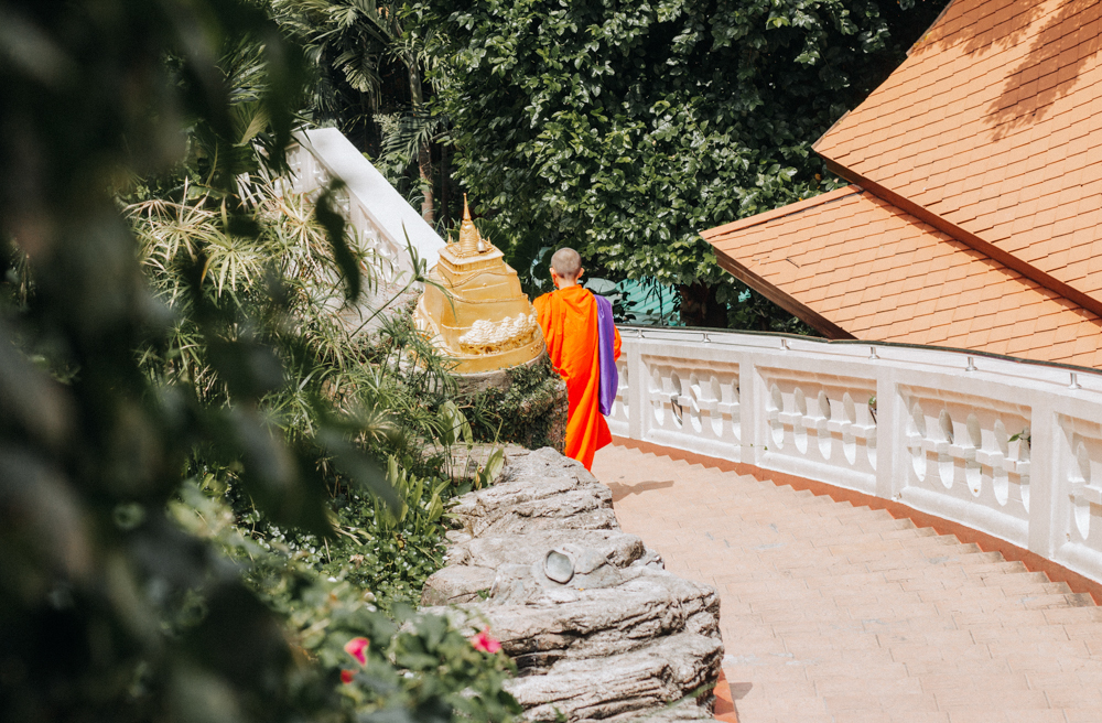 Treppenaufgang zum Wat Saket – eine spirituelle Sehenswürdigkeit in Bangkok