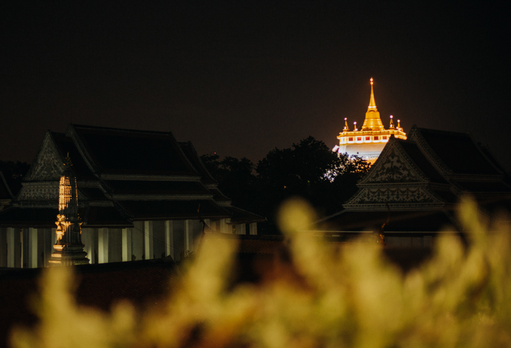 Rooftop Bar mit Blick auf den Golden Mount – Bangkok Sehenswürdigkeiten von oben genießen