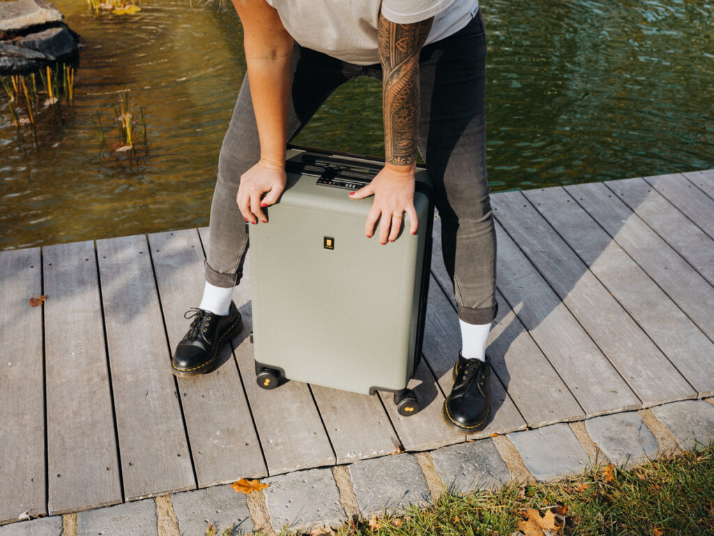 Level 8 Koffer Test - Carry-on Voyageur Koffer im Abendlicht