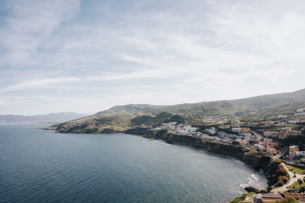 Blick auf Castelsardo beim Sardinien Roadtrip mit dem Camper