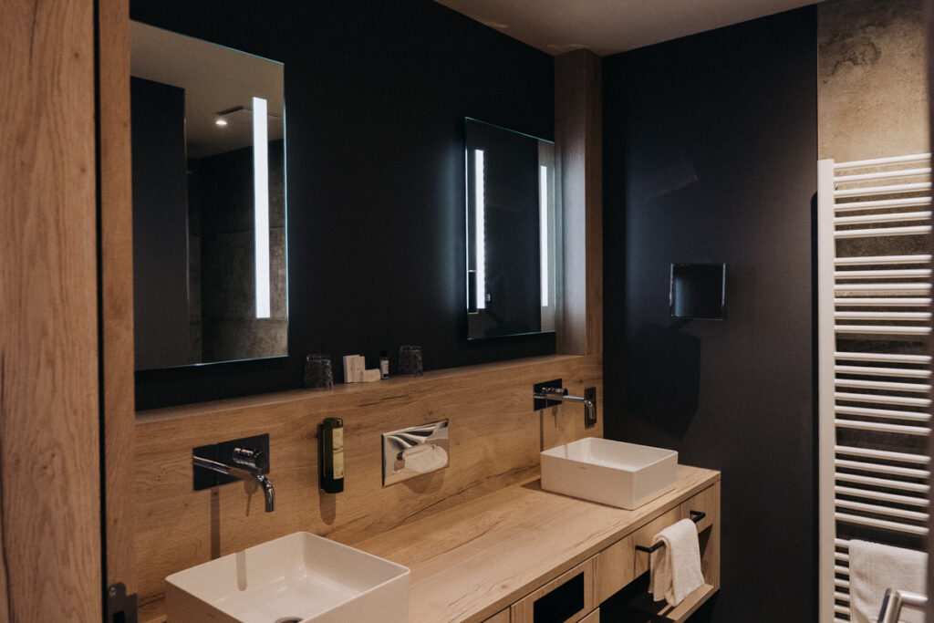Einblick in das Badezimmer im Monte Mare Hotel Andernach